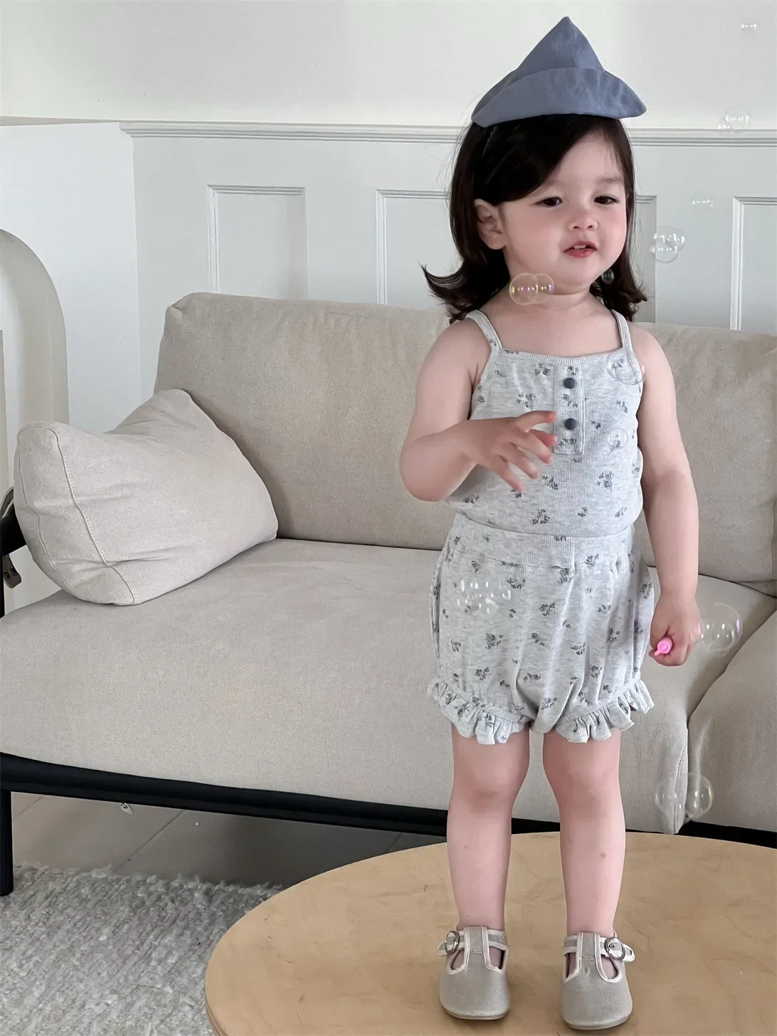 t0 - 3 Y Infant 2Pcs Adorable Baby Girls' Cotton Stylish and High Quality Floral Spaghetti Strap Top and Lantern Shorts Se
t0 - 3 Y Infant 2Pcs Adorable Baby Girls' Cotton Stylish and High Quality Floral Spaghetti Strap Top and Lantern Shorts Se