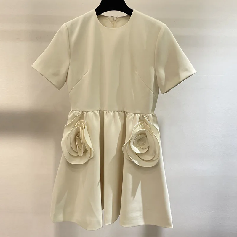 Summer New Mini Pleated Dresses Fashion Flower Pockets Design Round Neck Short Sleeve Dress For Women High End Clothes Runway
Summer New Mini Pleated Dresses Fashion Flower Pockets Design Round Neck Short Sleeve Dress For Women High End Clothes Runway