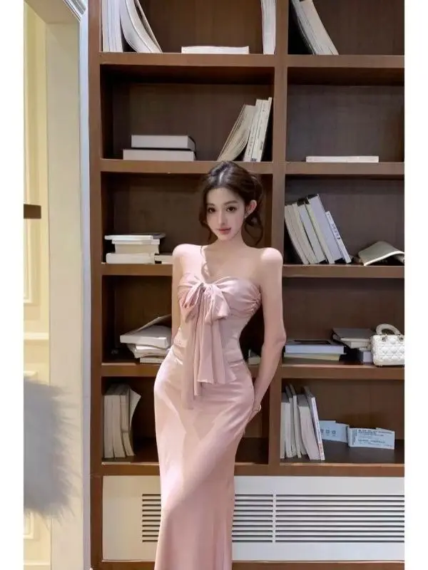 Elegant Rich Pure Desire Princess Style Two-Piece Set with Strapless Long Skirt And Bustier Top for Young Women Summer Fashion
Elegant Rich Pure Desire Princess Style Two-Piece Set with Strapless Long Skirt And Bustier Top for Young Women Summer Fashion