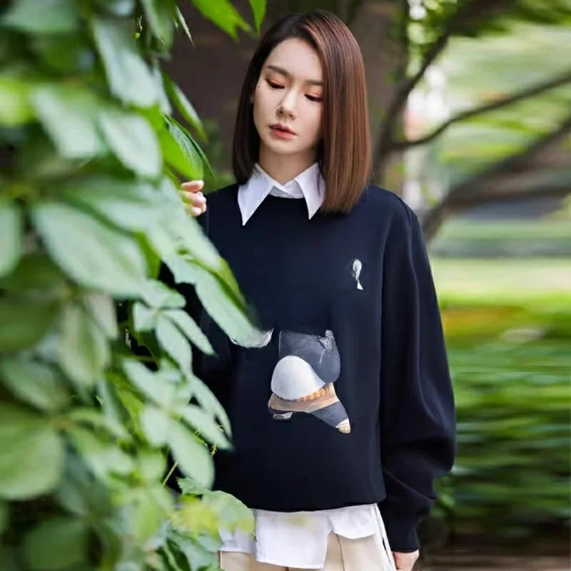 MICOAT Fun And Casual Loose Sweatshirt Women's Guo Jingming Kung Fu Panda Embroidery Long Sleeve round Neck Commute Style
MICOAT Fun And Casual Loose Sweatshirt Women's Guo Jingming Kung Fu Panda Embroidery Long Sleeve round Neck Commute Style