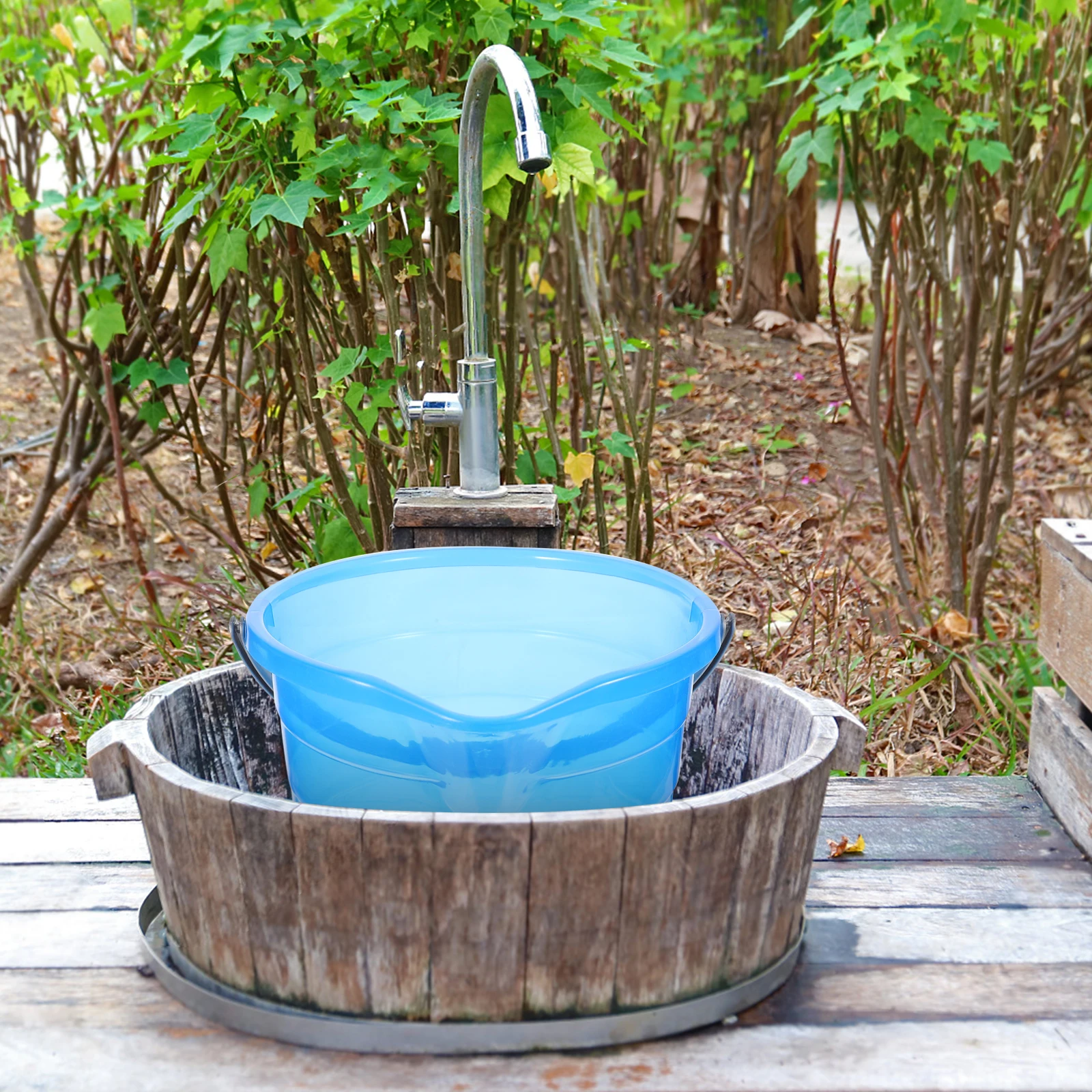 Portable Water Blue Durable Plastic Storage Tank with Handle for Home Bucket Small Bucket Bathing Laundry Home Use
Portable Water Blue Durable Plastic Storage Tank with Handle for Home Bucket Small Bucket Bathing Laundry Home Use