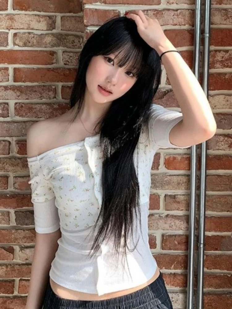 Fake Two Pieces Y2k Aesthetic Slash Neck T-shirts 2025 Flower Patchwork Bodycon Tops Women Harajuku Grunge Single Breasted Tees
Fake Two Pieces Y2k Aesthetic Slash Neck T-shirts 2025 Flower Patchwork Bodycon Tops Women Harajuku Grunge Single Breasted Tees