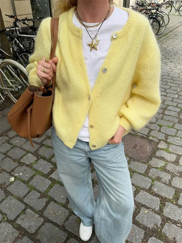 Новый женский повседневный вязаный кардиган свободного кроя, однотонный, осенний, с ребристой отделкой, верхняя одежда
Новый женский повседневный вязаный кардиган свободного кроя, однотонный, осенний, с ребристой отделкой, верхняя одежда