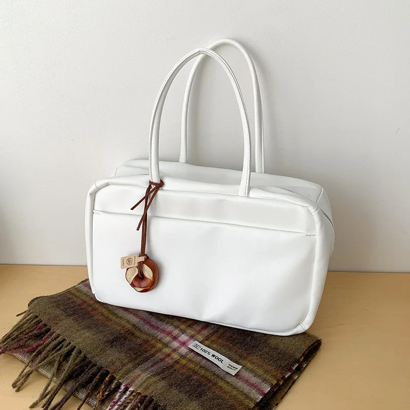 Korean handbag autumn women 2024 casual high-end temperament versatile morning commuting bag fashionable new handbag
Korean handbag autumn women 2024 casual high-end temperament versatile morning commuting bag fashionable new handbag