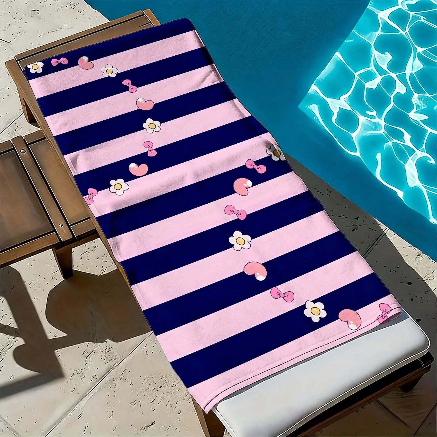 Pink and blue striped small flower pattern polyester microfiber beach towel is highly absorbent, suitable swimming beach outings
Pink and blue striped small flower pattern polyester microfiber beach towel is highly absorbent, suitable swimming beach outings