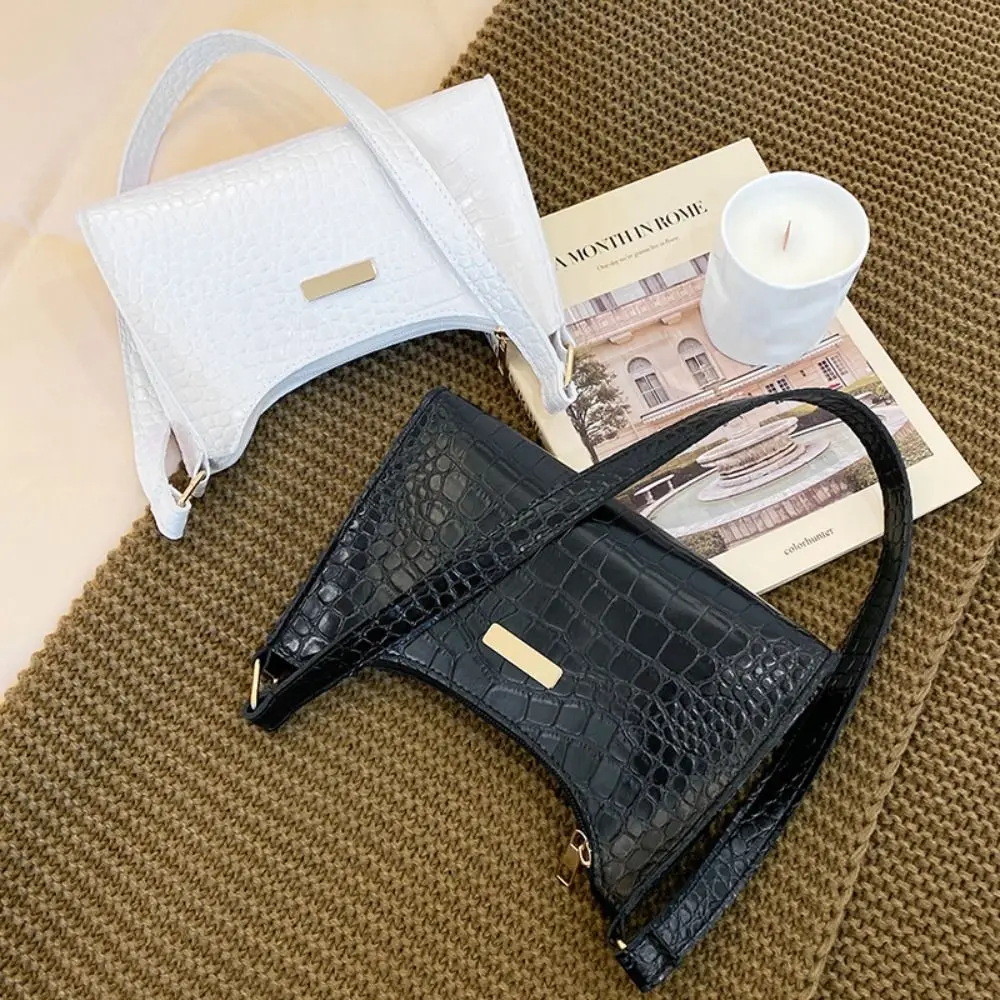 Zipper Crocodile Print Shoulder Bag Cute Multicolor PU Solid Color Armpit Bag Korean Version Handbag Daily Matching
Zipper Crocodile Print Shoulder Bag Cute Multicolor PU Solid Color Armpit Bag Korean Version Handbag Daily Matching