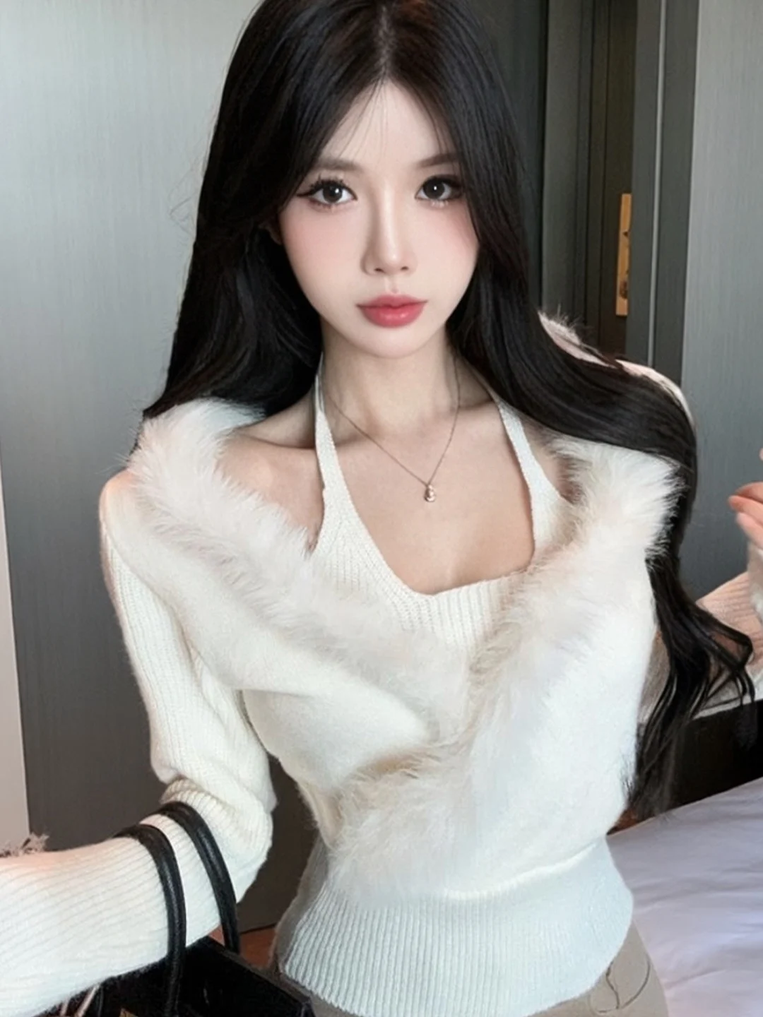 Pure Desire Gentle Knitted Sweater One Shoulder Long Sleeve Inner Wear Fur Decoration Two Piece Set Fashionable Hanging Neck ...
Pure Desire Gentle Knitted Sweater One Shoulder Long Sleeve Inner Wear Fur Decoration Two Piece Set Fashionable Hanging Neck ...