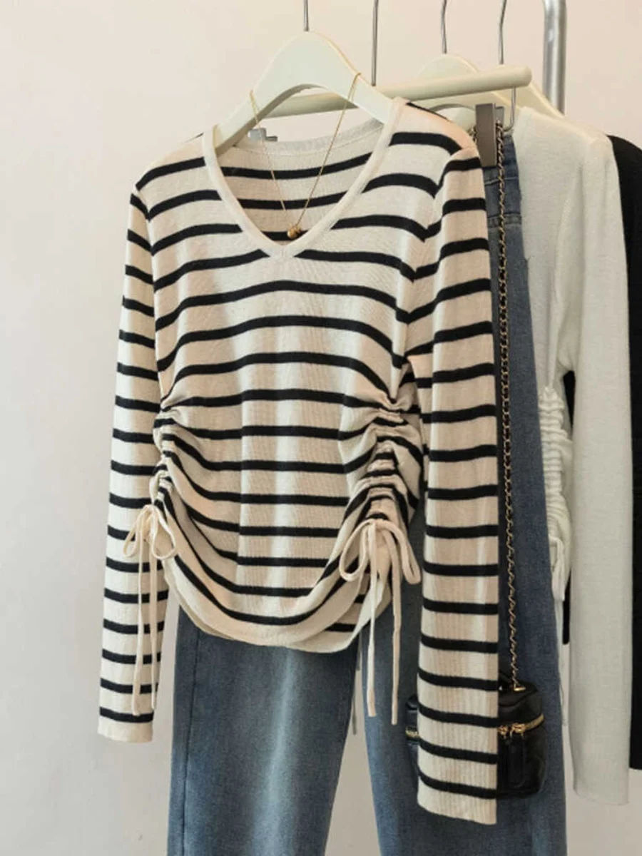 Европейская женская трикотажная футболка с длинным рукавом и V-образным вырезом, с полосатым дизайном, антивозрастная, базовая, для повседневной носки, приталенная
Европейская женская трикотажная футболка с длинным рукавом и V-образным вырезом, с полосатым дизайном, антивозрастная, базовая, для повседневной носки, приталенная