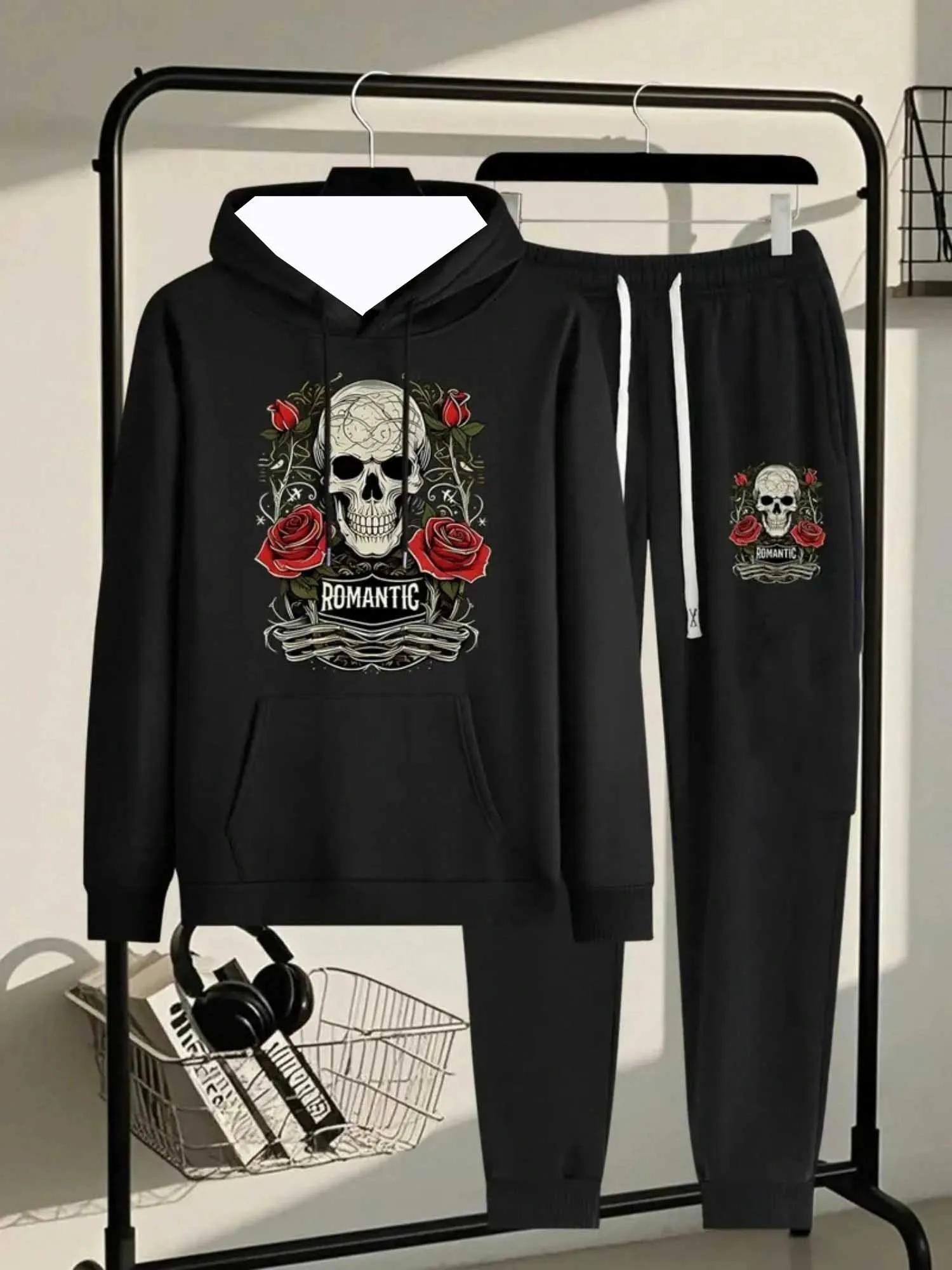 2025-26, осенне-зимний новый мужской комплект Y2K, толстовка с капюшоном, роза, большой спортивный комплект с 3D принтом, модный повседневный комплект из двух предметов
2025-26, осенне-зимний новый мужской комплект Y2K, толстовка с капюшоном, роза, большой спортивный комплект с 3D принтом, модный повседневный комплект из двух предметов