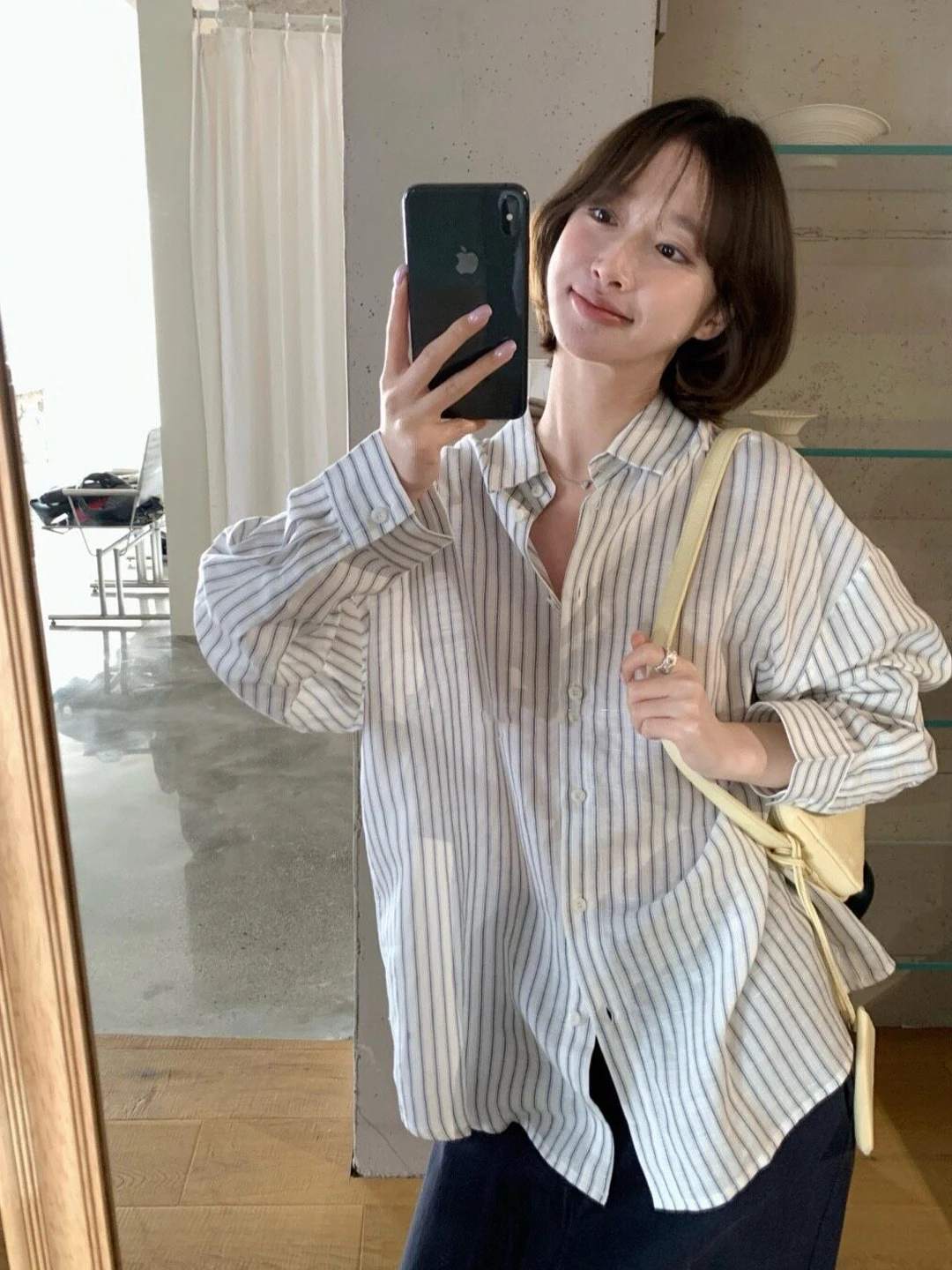 Korean Style Simple Stripe Women's Shirt Spring Autumn Design Fashionable Age-Defying Layering Base Layer Shirt Pure Cotton L...
Korean Style Simple Stripe Women's Shirt Spring Autumn Design Fashionable Age-Defying Layering Base Layer Shirt Pure Cotton L...