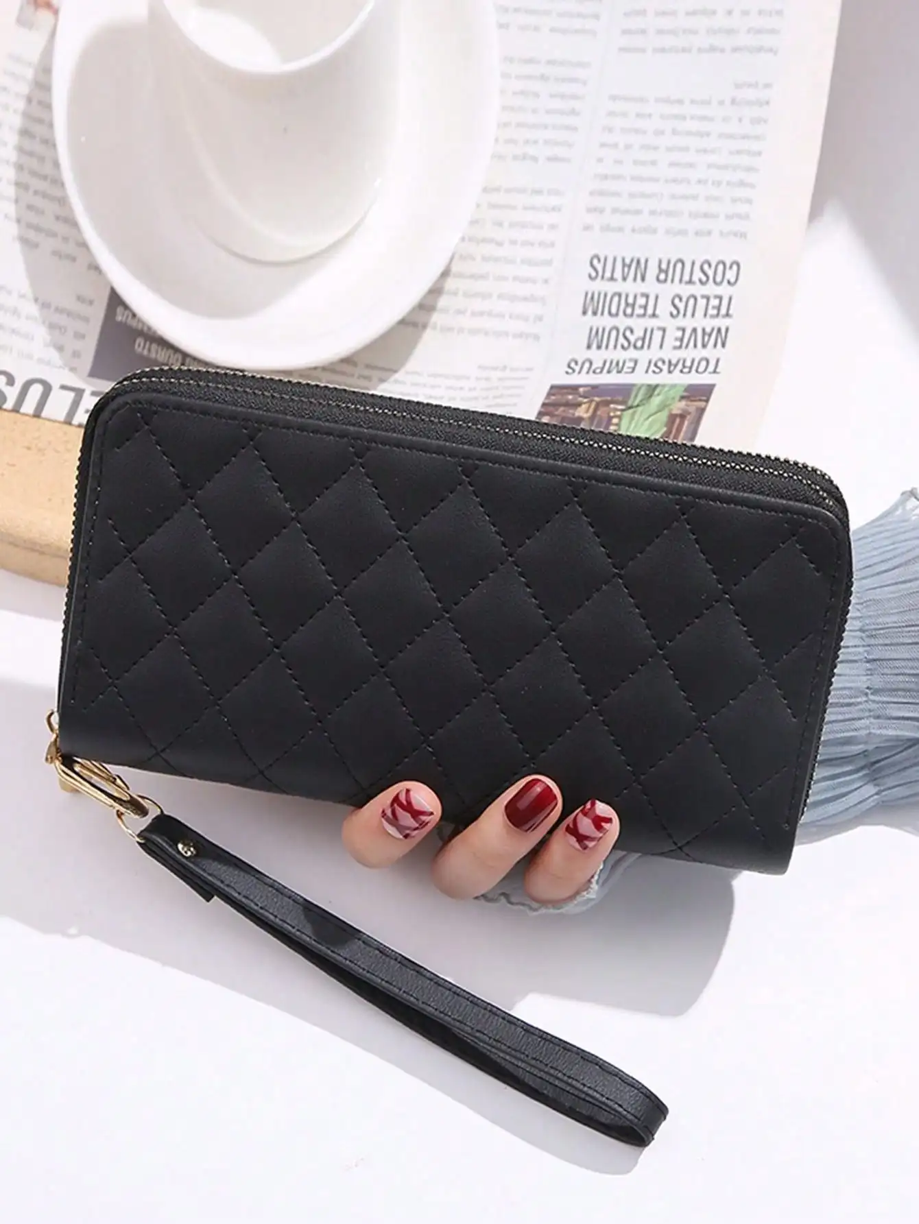 Large-Capacity Simple Artificial Leather Zipper Casual Multifunctional Clutch Bag Checkbook Cover Lightweight Modern Business Cr
Large-Capacity Simple Artificial Leather Zipper Casual Multifunctional Clutch Bag Checkbook Cover Lightweight Modern Business Cr