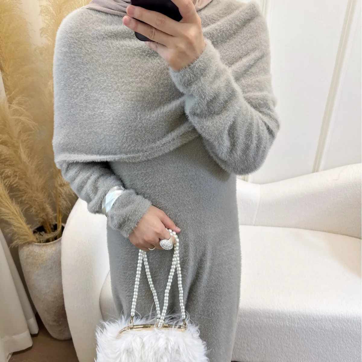 2PCS Furry Femme Musulmane Ensembles Women Muslim Long Sewater Dress Shawls Abaya Set Dubai Turkey Kaftan Outfits Islam Abayo
2PCS Furry Femme Musulmane Ensembles Women Muslim Long Sewater Dress Shawls Abaya Set Dubai Turkey Kaftan Outfits Islam Abayo