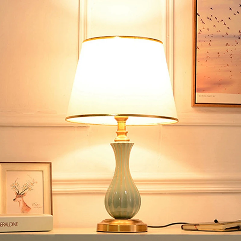 American Copper Ceramic Table lamp European Hotel Villa Bedroom Desk Lamp Minimalist Creative Bedside Decorative Lighting Fixtur
American Copper Ceramic Table lamp European Hotel Villa Bedroom Desk Lamp Minimalist Creative Bedside Decorative Lighting Fixtur