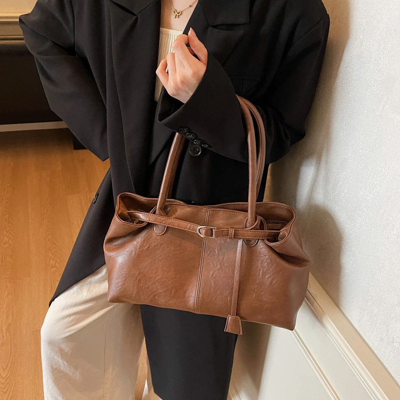 Ladies' Retro Large-Capacity New Autumn and Winter Niche Design Single Shoulder Underarm Bag Casual Work Commute Bag
Ladies' Retro Large-Capacity New Autumn and Winter Niche Design Single Shoulder Underarm Bag Casual Work Commute Bag