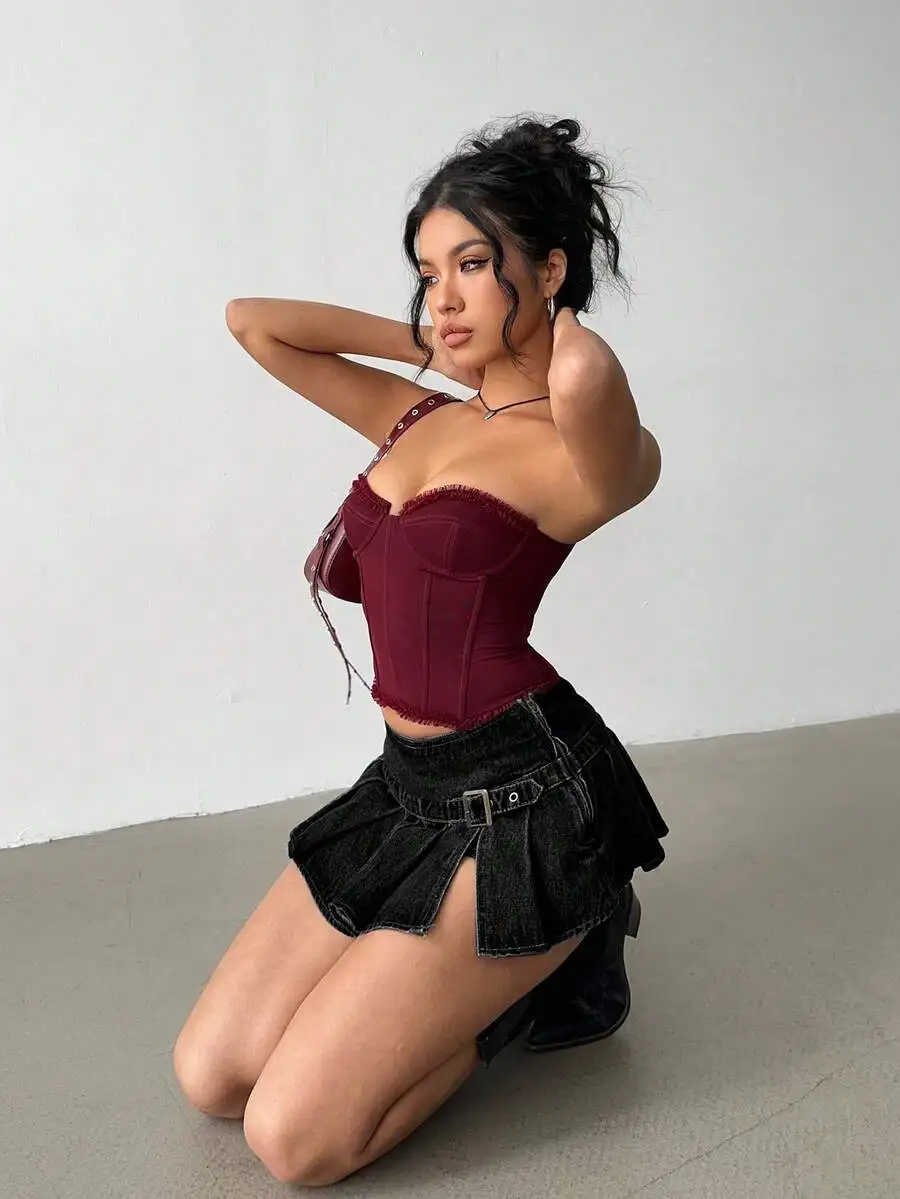 Womens Ultra Low-Rise Denim Pleated Mini Skirt With Belt
Womens Ultra Low-Rise Denim Pleated Mini Skirt With Belt