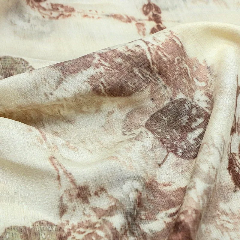 The new Chinese-style silk fabric featuring natural plant dyeing and tussah is unique elegant 
The new Chinese-style silk fabric featuring natural plant dyeing and tussah is unique elegant
