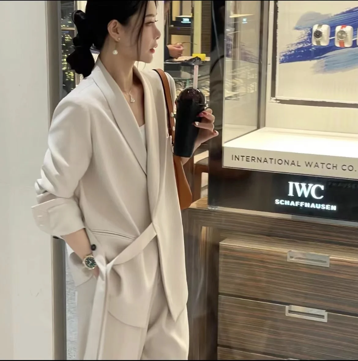 Women's Spring New Design Sense Strapped Suit Jacket Senior Suit Loose Casual Fashion Suit
Women's Spring New Design Sense Strapped Suit Jacket Senior Suit Loose Casual Fashion Suit