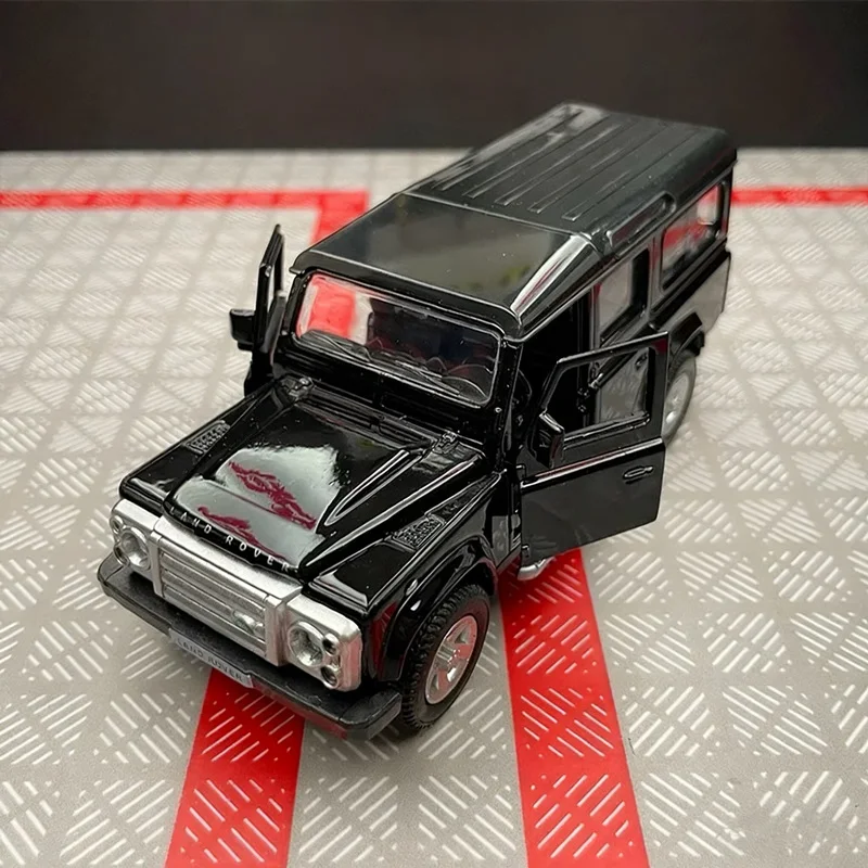 1/36 Land Rover Defender SUV, модель автомобиля из сплава, литье под давлением, металлические внедорожники, модель автомобиля, высокая коллекция моделирования, детская игрушка в подарок 
1/36 Land Rover Defender SUV, модель автомобиля из сплава, литье под давлением, металлические внедорожники, модель автомобиля, высокая коллекция моделирования, детская игрушка в подарок