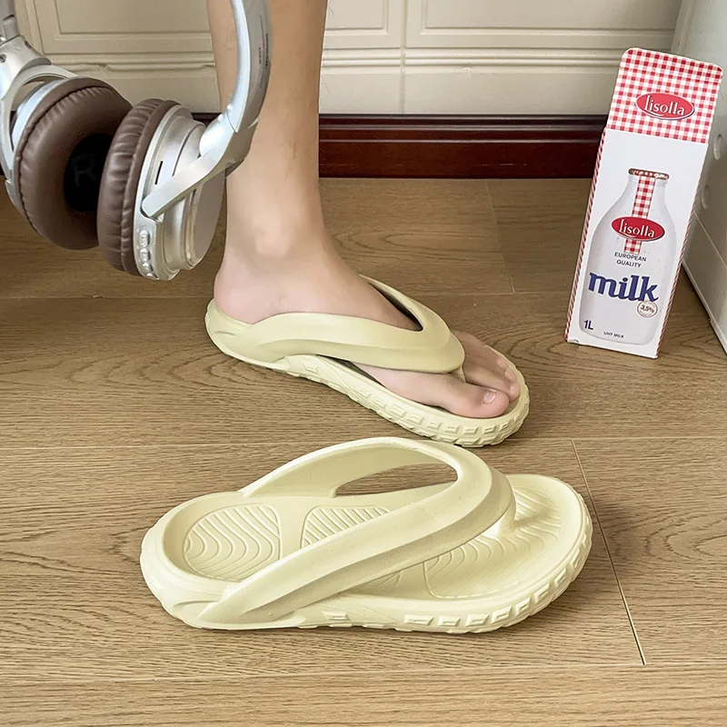 Step on shit flip-flops men's summer thick-soled wear-resistant beach non-slip deodorant soft-soled men's slippers
Step on shit flip-flops men's summer thick-soled wear-resistant beach non-slip deodorant soft-soled men's slippers