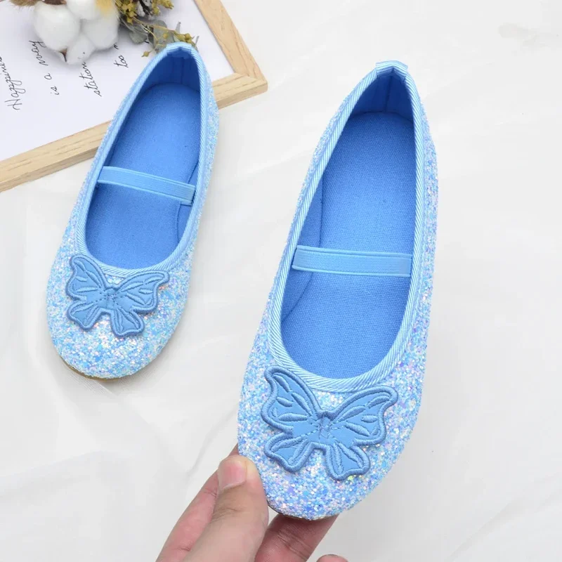 Новая детская обувь, летние танцевальные туфли с блестящими пайетками и бабочками, праздничная обувь для девочек, милые туфли принцессы, удобная мягкая подошва
Новая детская обувь, летние танцевальные туфли с блестящими пайетками и бабочками, праздничная обувь для девочек, милые туфли принцессы, удобная мягкая подошва