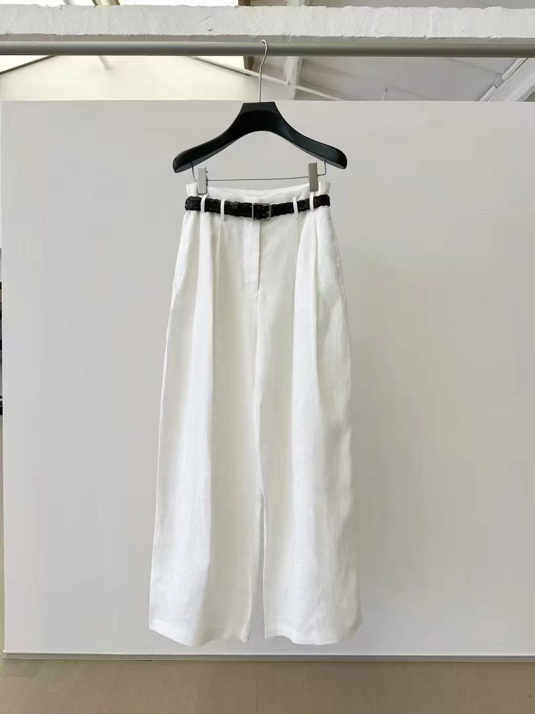 Льняные повседневные брюки женские свободного кроя, текстурированные, длинные, с высокой талией, прямые, для офиса, лето 2025
Льняные повседневные брюки женские свободного кроя, текстурированные, длинные, с высокой талией, прямые, для офиса, лето 2025