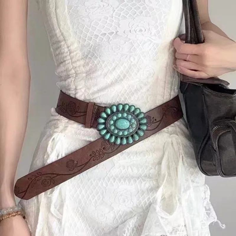 Пояс женский с резьбой для американских винтажных аксессуаров; украшение пояса модного, нишевого, богемного стиля.
Пояс женский с резьбой для американских винтажных аксессуаров; украшение пояса модного, нишевого, богемного стиля.