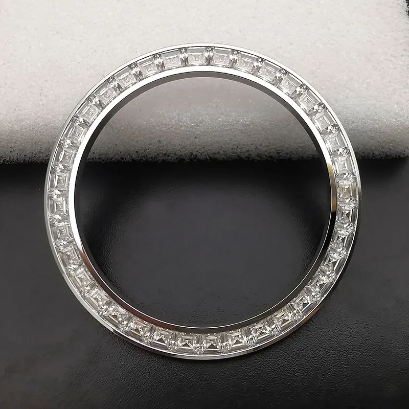 Custom Baguette Diamond Watch Bezel FoR RLX 116599 116588 Moissanite Gemstones Setting Watch Refitting Parts
Custom Baguette Diamond Watch Bezel FoR RLX 116599 116588 Moissanite Gemstones Setting Watch Refitting Parts