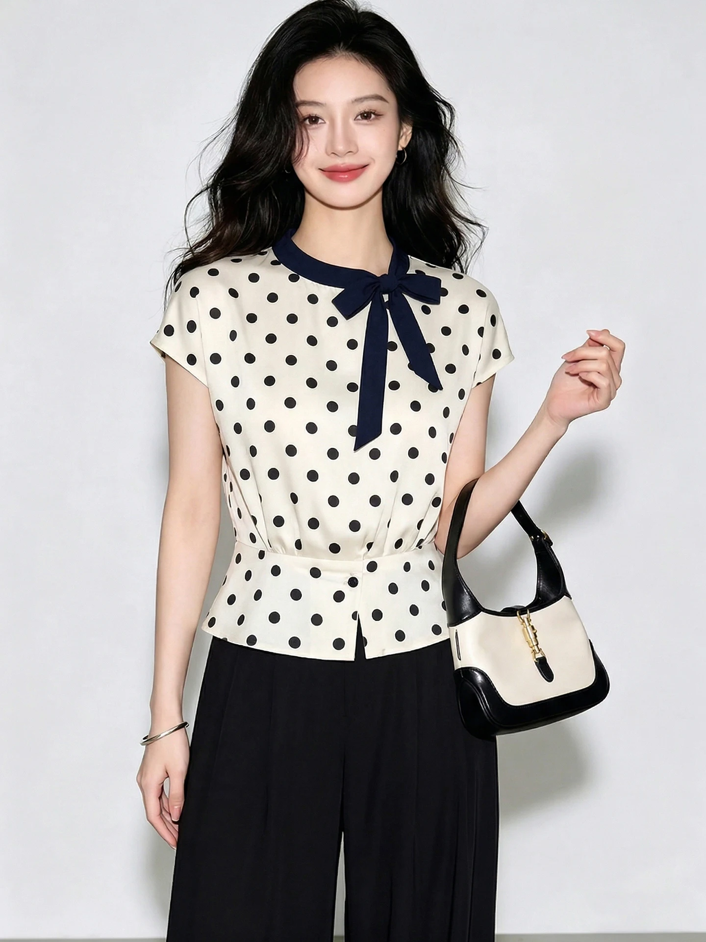 Chic Korean Style Polka Dot Bow Tie Shirt Summer Fashion Versatile Design Sense Checkered Top Women's Straight Cut Blouse
Chic Korean Style Polka Dot Bow Tie Shirt Summer Fashion Versatile Design Sense Checkered Top Women's Straight Cut Blouse