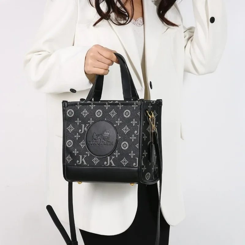 Unique Simple Vintage Messenger Bag Casual Crossbody Handbag Elegant For Commuter Women Daily
Unique Simple Vintage Messenger Bag Casual Crossbody Handbag Elegant For Commuter Women Daily