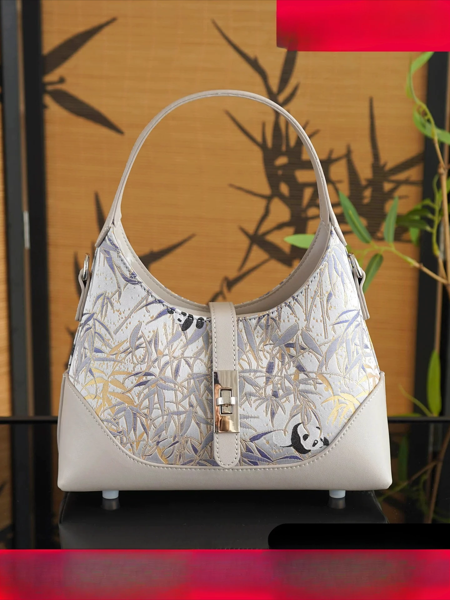 New High-end Women's Handbag, Leather Silk Embroidered Splicing Handmade Shoulder Messenger Bag
New High-end Women's Handbag, Leather Silk Embroidered Splicing Handmade Shoulder Messenger Bag