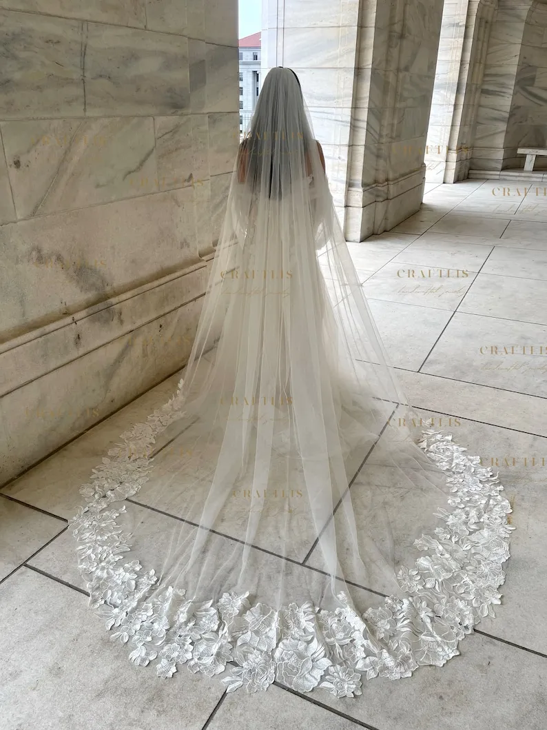 White Ivory Wedding Accessories Floral Cathedral Wedding Lace Veil Bridal Wedding Dress Handmade Custom Length Style
White Ivory Wedding Accessories Floral Cathedral Wedding Lace Veil Bridal Wedding Dress Handmade Custom Length Style