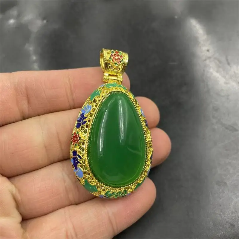 New Drop Pendant Women Imitation Hetian Jade Green Chalcedony Inlaid Cloisonné Necklace Pendant Sweater Chain
New Drop Pendant Women Imitation Hetian Jade Green Chalcedony Inlaid Cloisonné Necklace Pendant Sweater Chain