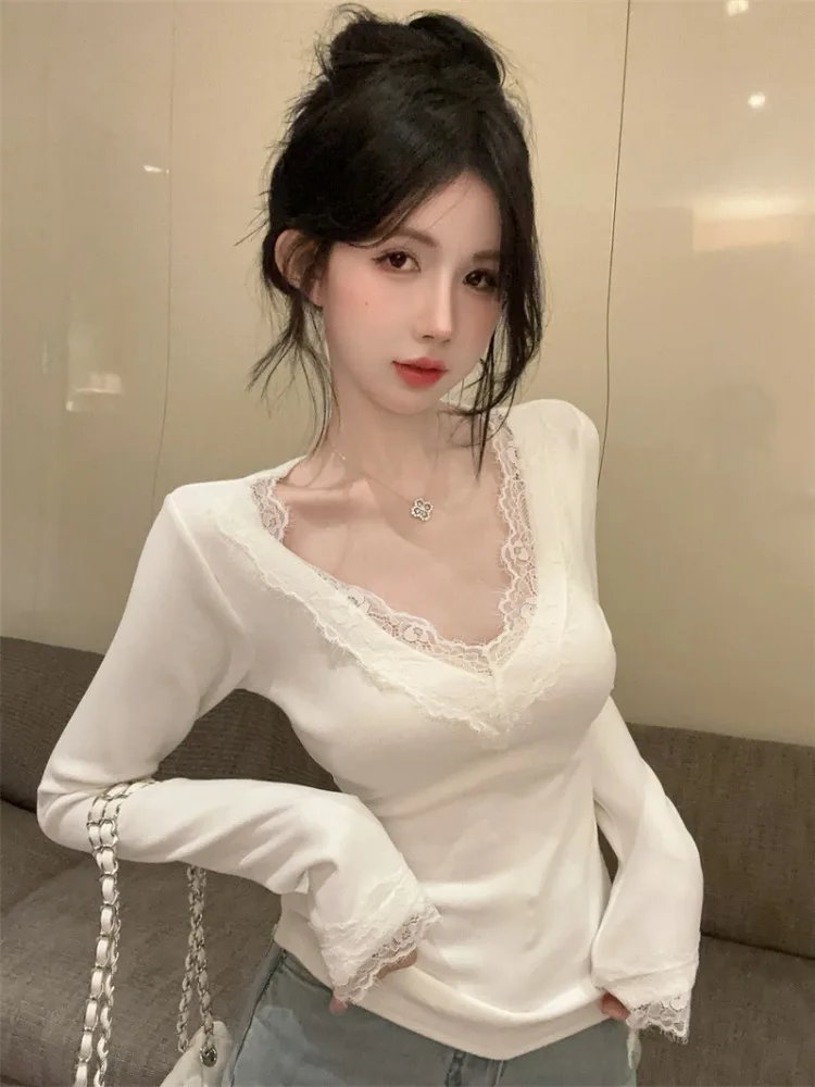 Sexy Lace Trim V-Neck Base Shirt Women's Inner Wear Slimming Top Pure Desire Style Korean Version Spring Commute Fashion
Sexy Lace Trim V-Neck Base Shirt Women's Inner Wear Slimming Top Pure Desire Style Korean Version Spring Commute Fashion