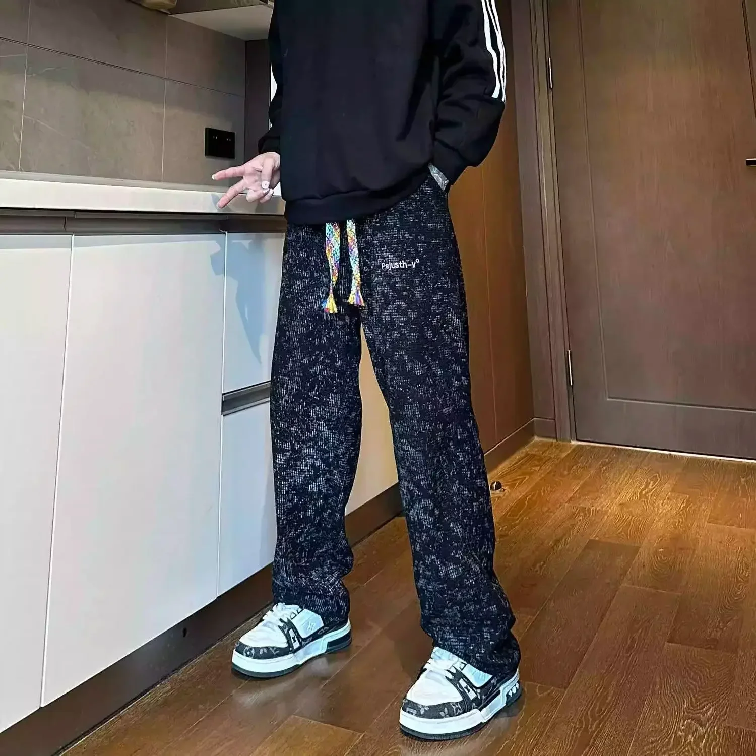 Pocket Baggy Trousers For Men Loose Trend Casual Pants Man Streetwear Harajuku Fashion Regular Fit Xxxl Korean Style Y2k New In
Pocket Baggy Trousers For Men Loose Trend Casual Pants Man Streetwear Harajuku Fashion Regular Fit Xxxl Korean Style Y2k New In