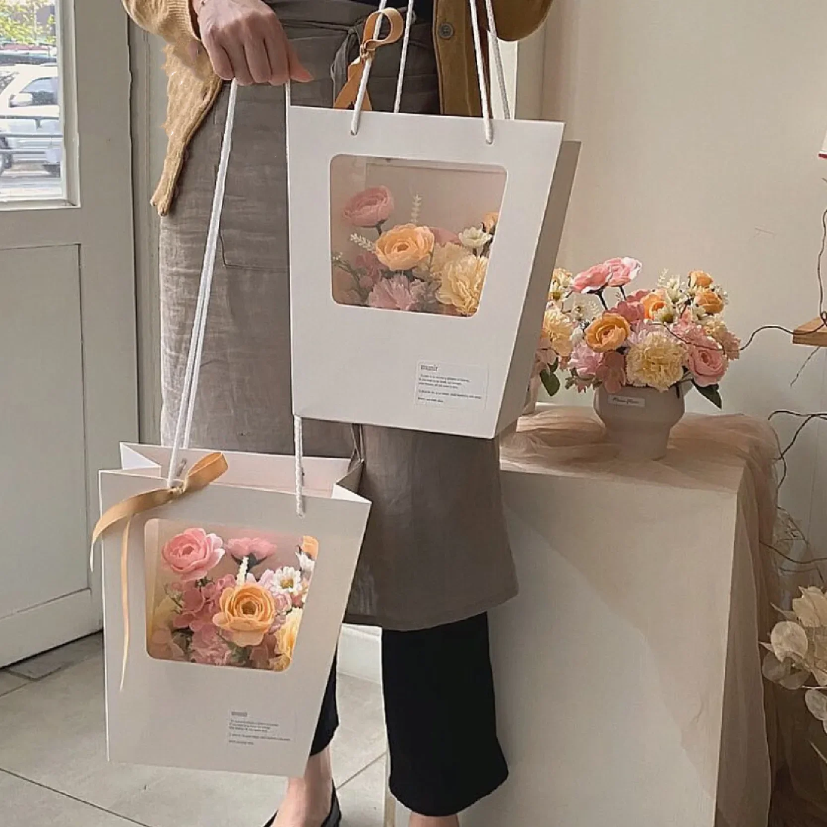 5PCS Trapezoidal Portable Window Opening Gift Bag Flower Bouquet Handbag Packaging Gift Bag Flower Shop Bouquet Packaging
5PCS Trapezoidal Portable Window Opening Gift Bag Flower Bouquet Handbag Packaging Gift Bag Flower Shop Bouquet Packaging