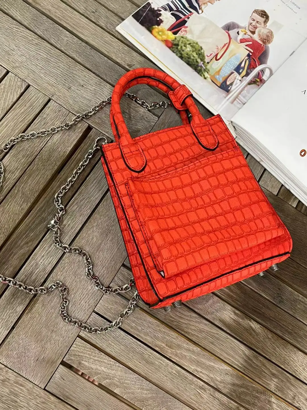 Vendange Women's Bag 2023 Fashion Simple Lady Totes Genuine Leather Retro Casual Shoulder Bag Cross-body Bag 2527
Vendange Women's Bag 2023 Fashion Simple Lady Totes Genuine Leather Retro Casual Shoulder Bag Cross-body Bag 2527