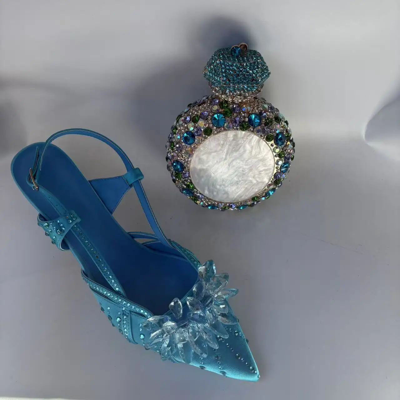 LNATISNOVA Sky Blue Party Wedding Rhinestone Dress Shoes and Bags Set Medium Heel Pointed Toe Gems Sandals And Clutch Set
LNATISNOVA Sky Blue Party Wedding Rhinestone Dress Shoes and Bags Set Medium Heel Pointed Toe Gems Sandals And Clutch Set