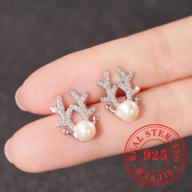 Huitan Lovely Antler Stud Earrings with Imitation Pearl 925 Sterling Silver Chic Accessories Women’s Elegant Christmas Jewelry
Huitan Lovely Antler Stud Earrings with Imitation Pearl 925 Sterling Silver Chic Accessories Women’s Elegant Christmas Jewelry