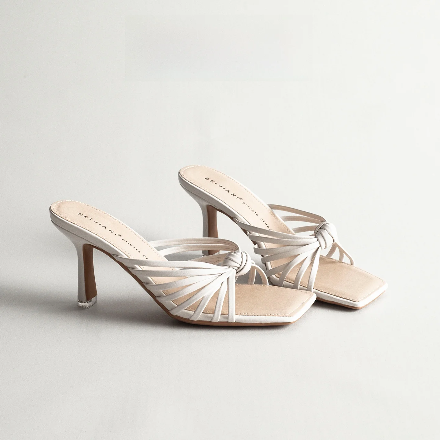 Elegant Square Head Woven Strap High Heel Sandals Women's Summer Outdoor Beautiful Slip-On Fashionable Rubber Sole Shoes
Elegant Square Head Woven Strap High Heel Sandals Women's Summer Outdoor Beautiful Slip-On Fashionable Rubber Sole Shoes