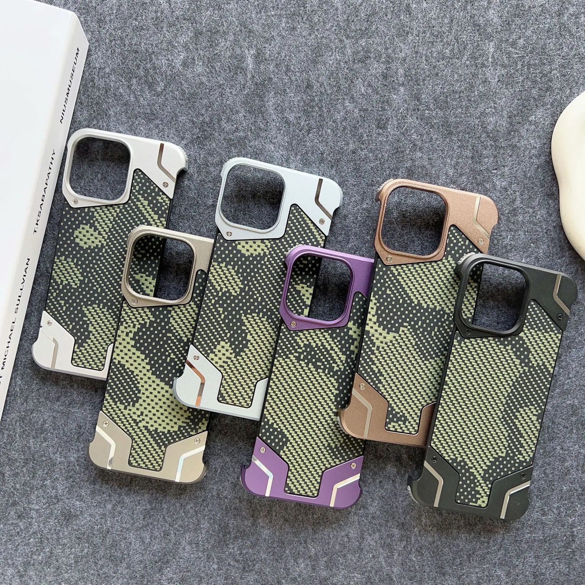 Applied to Apple 13/14/15/16 metal phone case camouflage carbon fiber infinity Battle armor magnetic fall protection
Applied to Apple 13/14/15/16 metal phone case camouflage carbon fiber infinity Battle armor magnetic fall protection