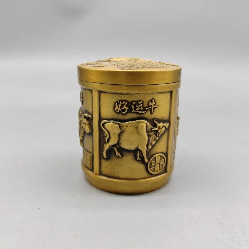 Chinese Collection antique copper Qianlong Five Bull Relief Brass Tea Jar Craft Ornament modern exquisite handicraft
Chinese Collection antique copper Qianlong Five Bull Relief Brass Tea Jar Craft Ornament modern exquisite handicraft