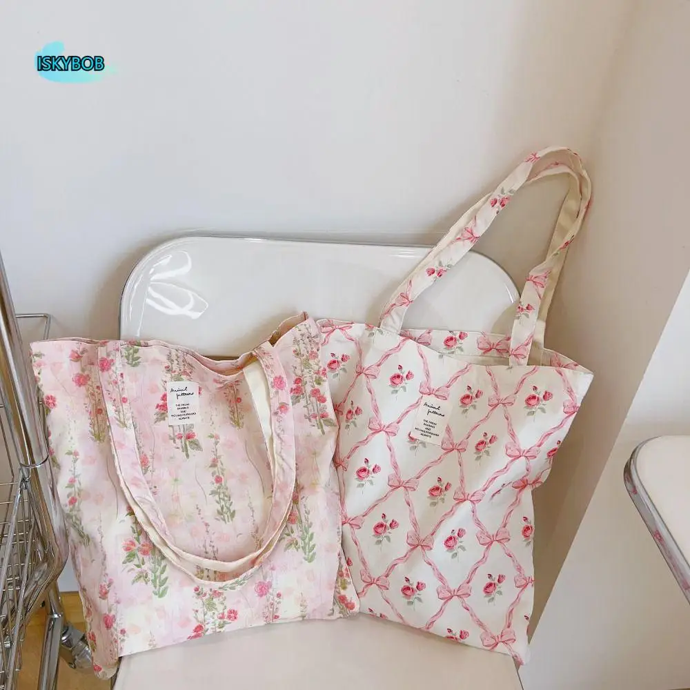 Korean Style Floral Handbag Cute Flower Printing Women's Shoulder Bag INS Spacious Interior Casual Tote Bags Travel/Outdoor
Korean Style Floral Handbag Cute Flower Printing Women's Shoulder Bag INS Spacious Interior Casual Tote Bags Travel/Outdoor