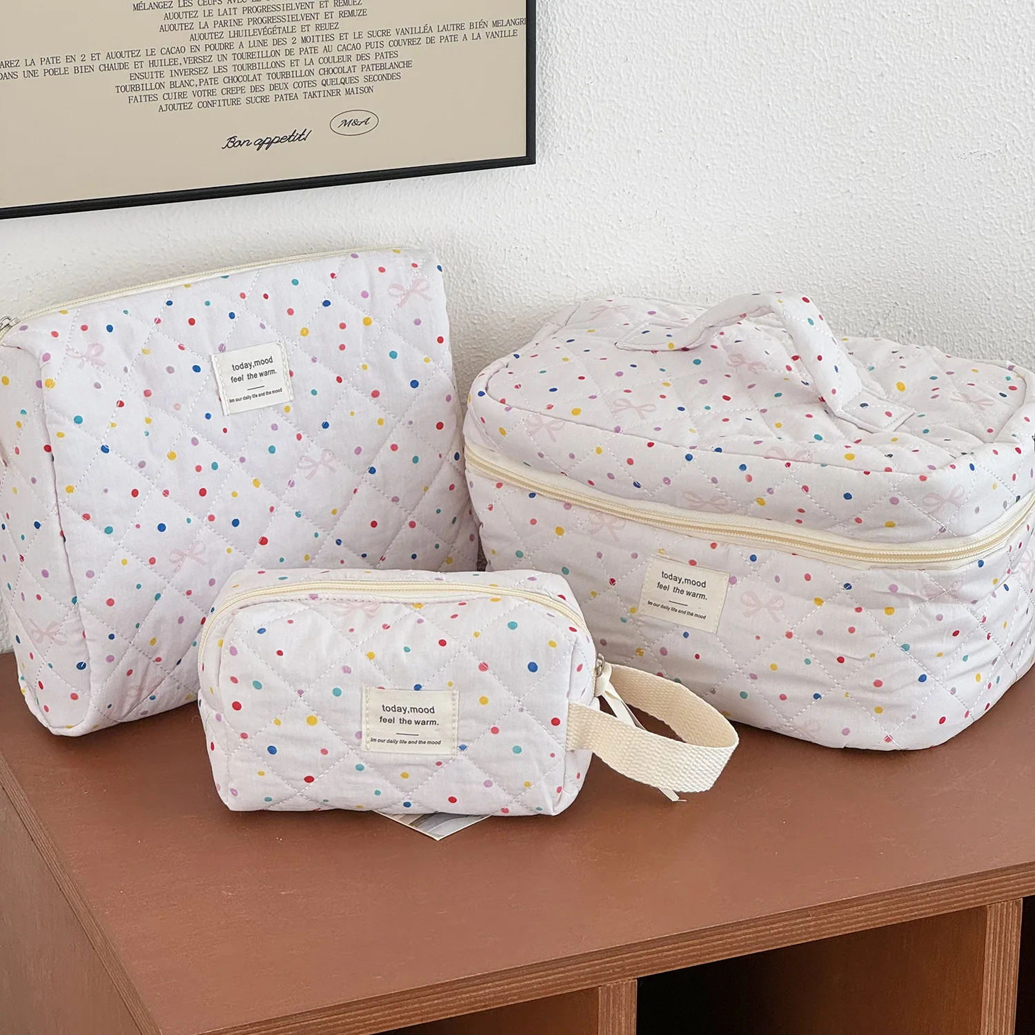 Polka Dot Bow Portable Large Capacity Fresh Style Storage Bag Toiletry Bag Makeup Bag High Aesthetic Value
Polka Dot Bow Portable Large Capacity Fresh Style Storage Bag Toiletry Bag Makeup Bag High Aesthetic Value