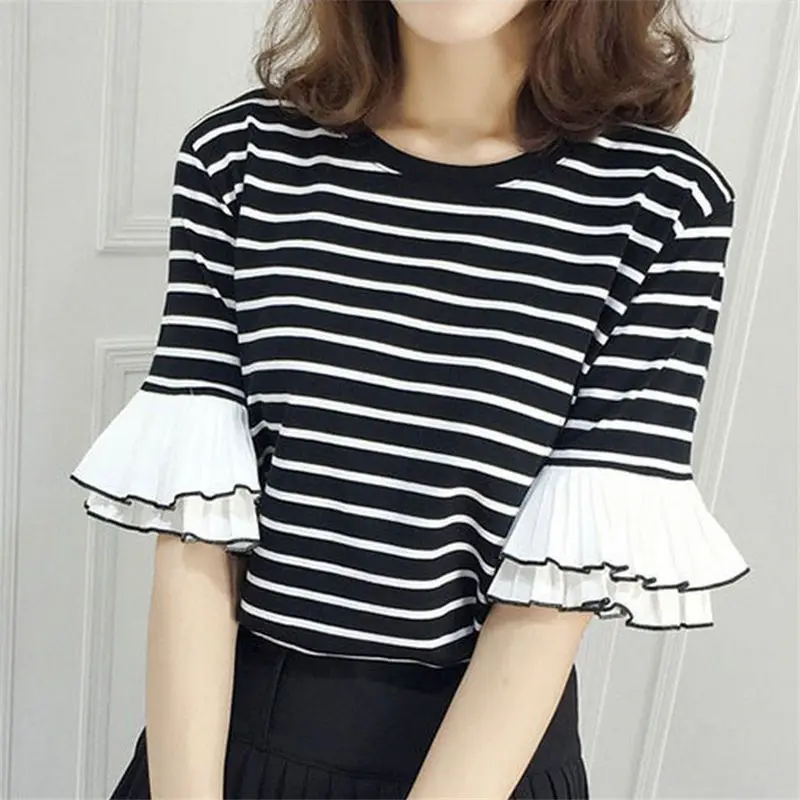 Women Clothing New Striped All-match Ruffles Street Casual Tops Summer O-neck Loose Youth Vintage T Shirts Fashion Korean Trend
Women Clothing New Striped All-match Ruffles Street Casual Tops Summer O-neck Loose Youth Vintage T Shirts Fashion Korean Trend