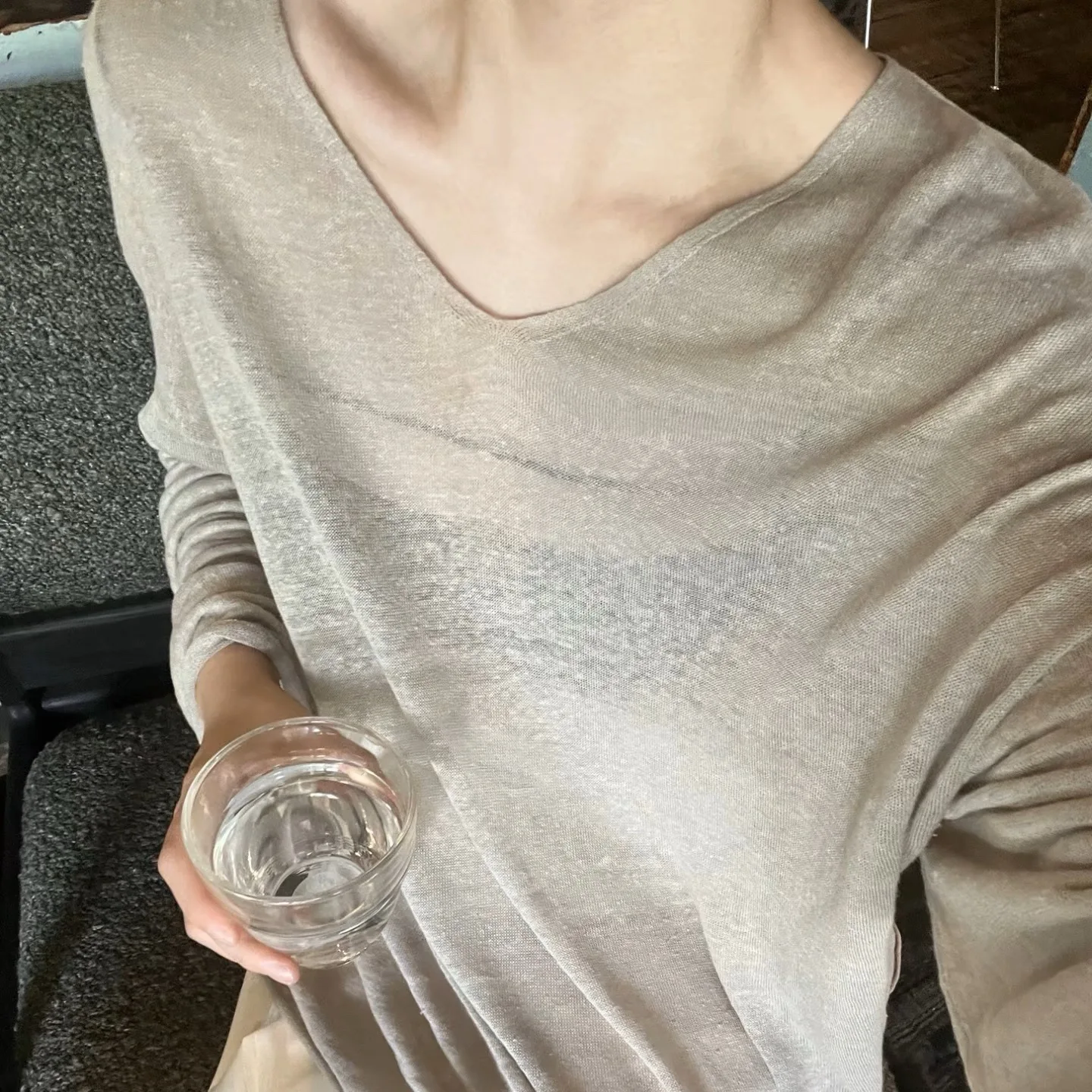 2025 Новый ленивый свободный и тонкий льняной тенсель с v-образным вырезом и текстурой, универсальный вязаный свитер, солнцезащитный крем
2025 Новый ленивый свободный и тонкий льняной тенсель с v-образным вырезом и текстурой, универсальный вязаный свитер, солнцезащитный крем