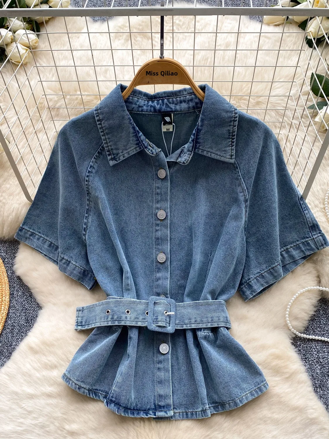 Retro Korean Style Denim Breathable Shirt Women's Short Sleeve Waist Cinched Tie Front Collar Commute Style Top
Retro Korean Style Denim Breathable Shirt Women's Short Sleeve Waist Cinched Tie Front Collar Commute Style Top