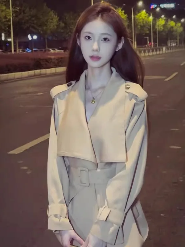 Korean Style Short A-Line Coat Belted Waist Design Khaki Color Fashionable Spring Outerwear Women's Premium Quality Jacket
Korean Style Short A-Line Coat Belted Waist Design Khaki Color Fashionable Spring Outerwear Women's Premium Quality Jacket
