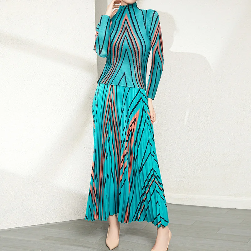 Fashionable Printed T-Shirt Pleated Half Skirt Two-Piece Set Long Sleeve Top Ensemble Stylish Versatile Women's Outfit
Fashionable Printed T-Shirt Pleated Half Skirt Two-Piece Set Long Sleeve Top Ensemble Stylish Versatile Women's Outfit