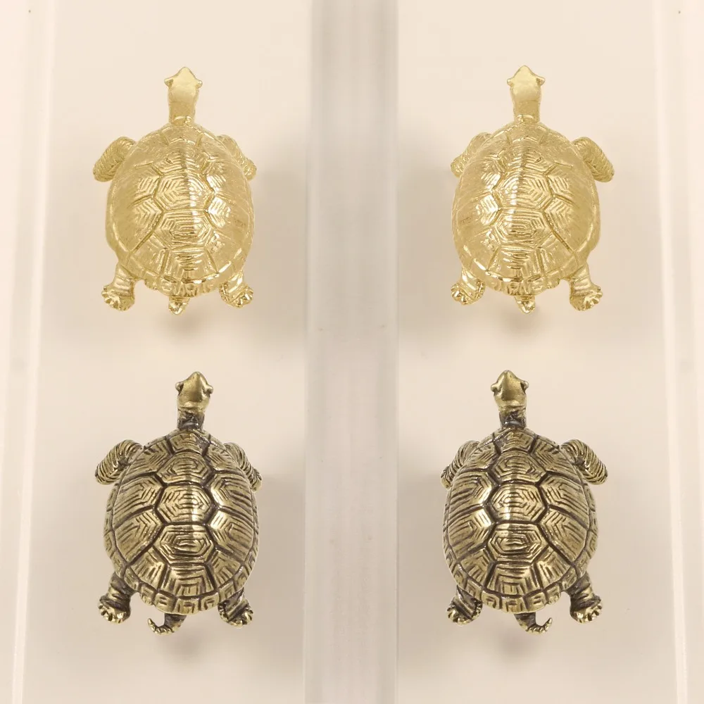 Retro Golden Coin Turtle Brass Handle Furniture Hardware Vintage Cabinet Door Knobs Single Hole Gold Wardrobe Drawer Pulls
Retro Golden Coin Turtle Brass Handle Furniture Hardware Vintage Cabinet Door Knobs Single Hole Gold Wardrobe Drawer Pulls