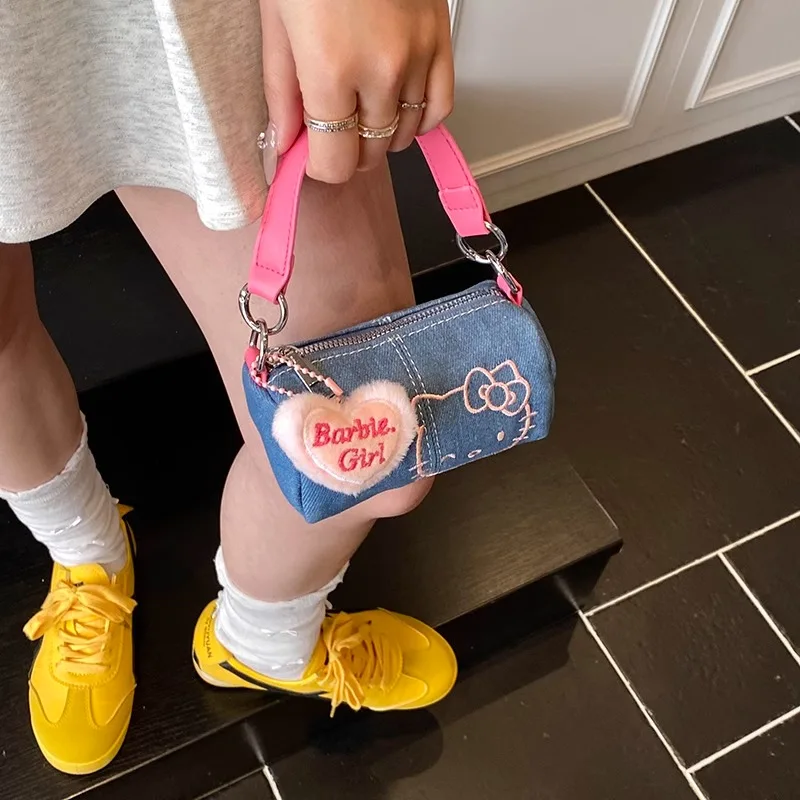 Denim Canvas Shoulder Bags Cat Bag Female Bag 2025 Niche Denim Hello Kitty Portable Cylinder Bag Leisure Messenger High-capacity
Denim Canvas Shoulder Bags Cat Bag Female Bag 2025 Niche Denim Hello Kitty Portable Cylinder Bag Leisure Messenger High-capacity